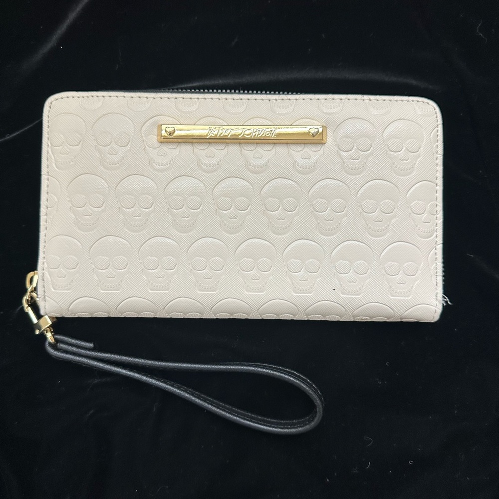 Betsey Johnson Cream Skull Pattern Faux Leather Wristlet